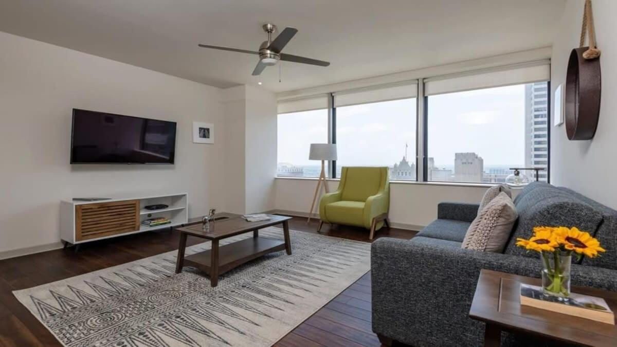 26Th Fl Bold Cozysuites With Pool, Gym Dallas Exterior photo